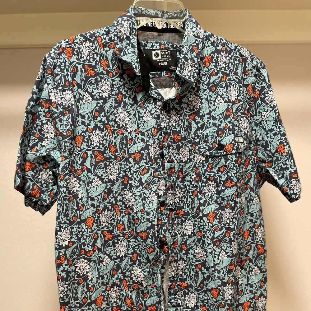 Salty Crew XL short sleeve shirt